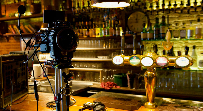 © MPI-CSL Bar counter with VR equipment/camera